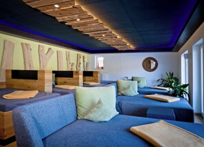 Sauna, soins du corps, massage aux pierres chaudes
