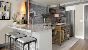 Coffee/tea maker, fridge, microwave, oven - Designer's Dream - Downtown Waterfront!  (Kelowna)