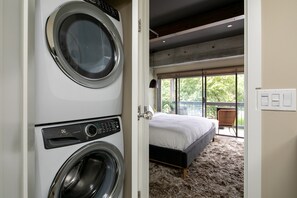 1 chambre, fer et planche à repasser, Wi-Fi, literie fournie