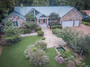 Exterior - The Little Red's most Luxurious Riverfront Home (Heber Springs)