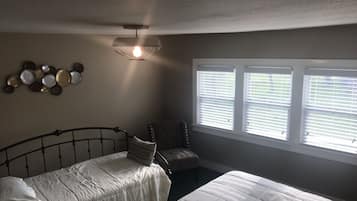 5 slaapkamers, een strijkplank/strijkijzer, wifi, beddengoed