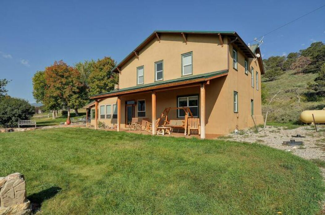 Large Family Home with Late Checkout and Pet Friendly