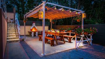 Villa (3 Bedrooms) | Terraza o patio