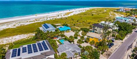 Beach nearby, sun loungers, beach towels