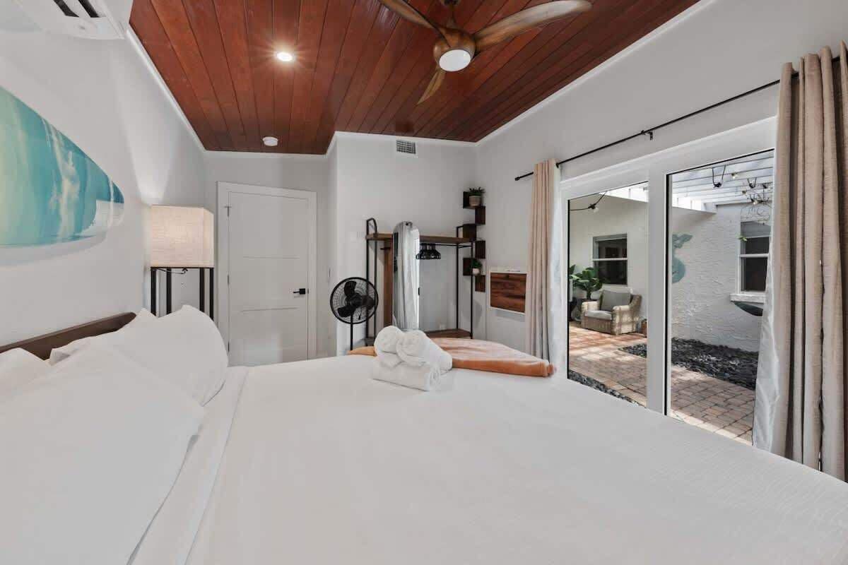 4 bedrooms, iron/ironing board, travel crib, free WiFi
