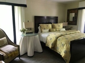 3 camere, una scrivania