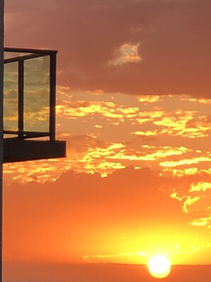 Unclassified image, 5 of 7, button