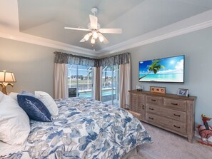 3 bedrooms, iron/ironing board, WiFi, bed sheets -  Beautiful Southern Exposure,  with gorgeous sunsets on a waterway. (Marco Island)