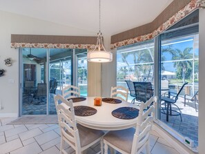Dining - Beautiful Southern Exposure, with gorgeous sunsets on a waterway. (Marco Island)