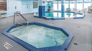 Piscina interna, piscina externa
