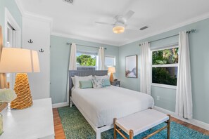 4 bedrooms, desk, iron/ironing board, free WiFi