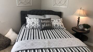 4 bedrooms, iron/ironing board, WiFi, bed sheets