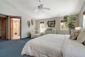 4 bedrooms, desk, iron/ironing board, travel crib