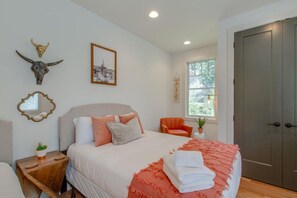 4 habitaciones, escritorio, tabla de planchar con plancha y wifi 