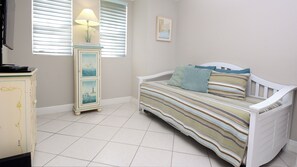3 chambres, bureau, fer et planche Ă repasser, accĂšs au Wi-Fi (inclus)