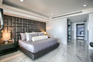 5 bedrooms, in-room safe, iron/ironing board, WiFi
