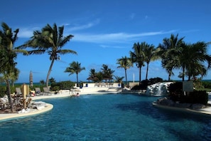 Piscine extérieure, piscine chauffée