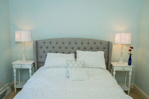 4 bedrooms, desk, iron/ironing board, travel crib