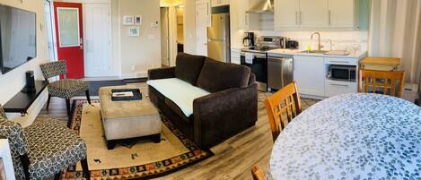 Smart TV, fireplace, stereo