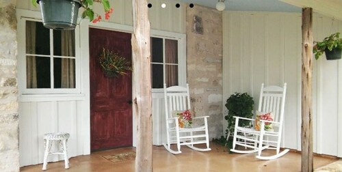 Willie Mae’s Cottage at The Homestead  B & B