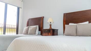 3 bedrooms, laptop workspace, iron/ironing board, free WiFi