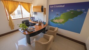 Reception - Hostal Tongo Reef (Puerto Baquerizo Moreno)