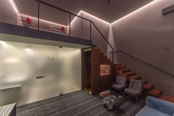 Suite | Hypo-allergenic bedding, minibar, in-room safe, individually decorated