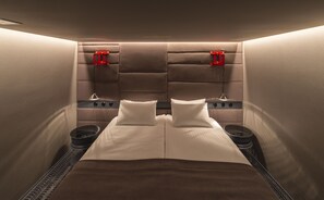 Suite | Literie hypoallergénique, minibar, coffre-fort, décor unique