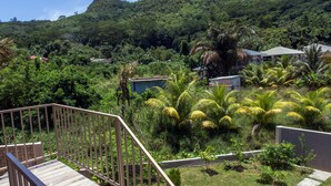 Staircase - Flora's Self Catering (Mahé Island)
