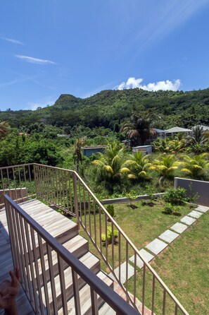 Staircase - Flora's Self Catering (Mahé Island)