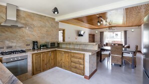 Private kitchen - Flora's Self Catering (Mahé Island)