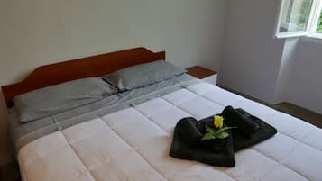 3 dormitorios, tabla de planchar con plancha, wifi gratis y ropa de cama