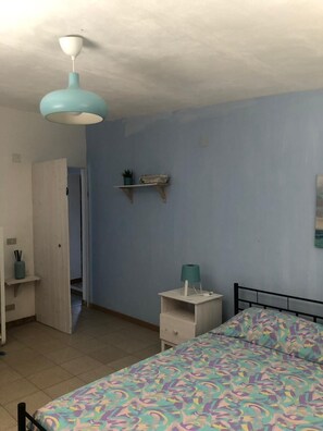 2 Schlafzimmer, Bügeleisen/Bügelbrett, Bettwäsche
