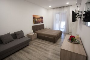 1 bedroom, desk, iron/ironing board, free WiFi