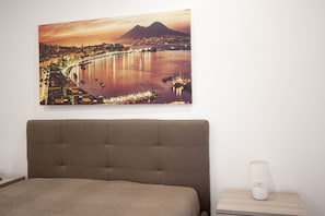 1 camera, una scrivania, ferro/asse da stiro, Wi-Fi gratuito