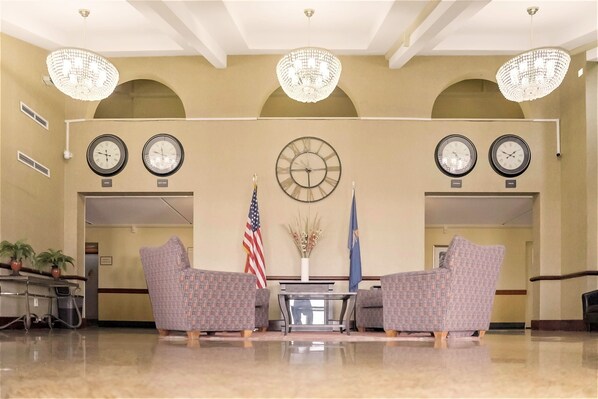 Interior entrance - Economy Hotel Plus Wichita (Wichita)