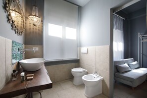 Doppia Deluxe (Lumari) | Bagno | Doccia, soffione a pioggia, set di cortesia gratuito, asciugacapelli
