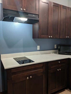 Room, 2 Queen Beds, Kitchenette | Private kitchenette