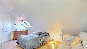 6 chambres, fer et planche à repasser, lit parapluie, draps fournis