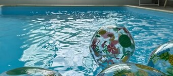 Home heated indoor pool 29 degrees direct access from lounge