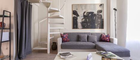 Apartment (1 Bedroom) | Wohnbereich