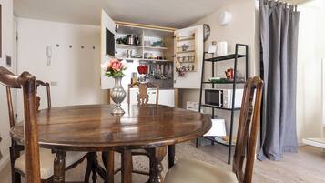 Apartment (1 Bedroom) | Interior