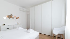 Apartment (3 Bedrooms) | 3 Schlafzimmer, Schreibtisch, laptopgeeigneter Arbeitsplatz