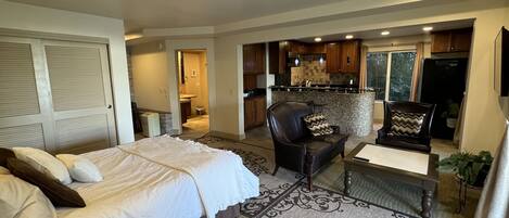 1 habitación, escritorio, tabla de planchar con plancha y wifi gratis