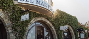 Private Large Guesthouse in Coastal Del Mar, close to beaches and restaurants. 