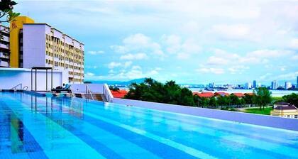 4 makuuhuoneen luksushotelli merinäköalalla Gurney Penangissa 无敌 海景 四 房 套房