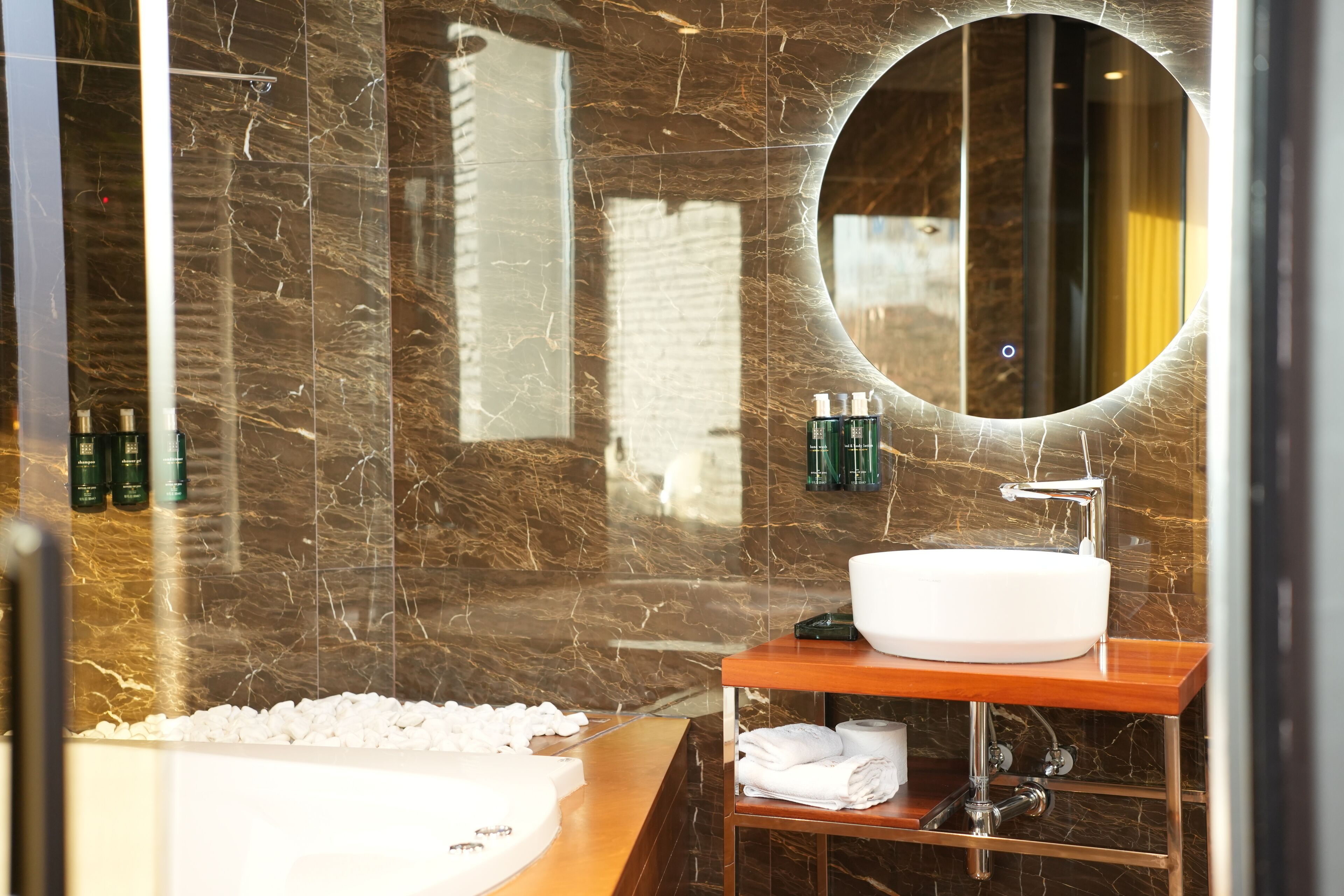 Photo - La Suite Boutique Hotel