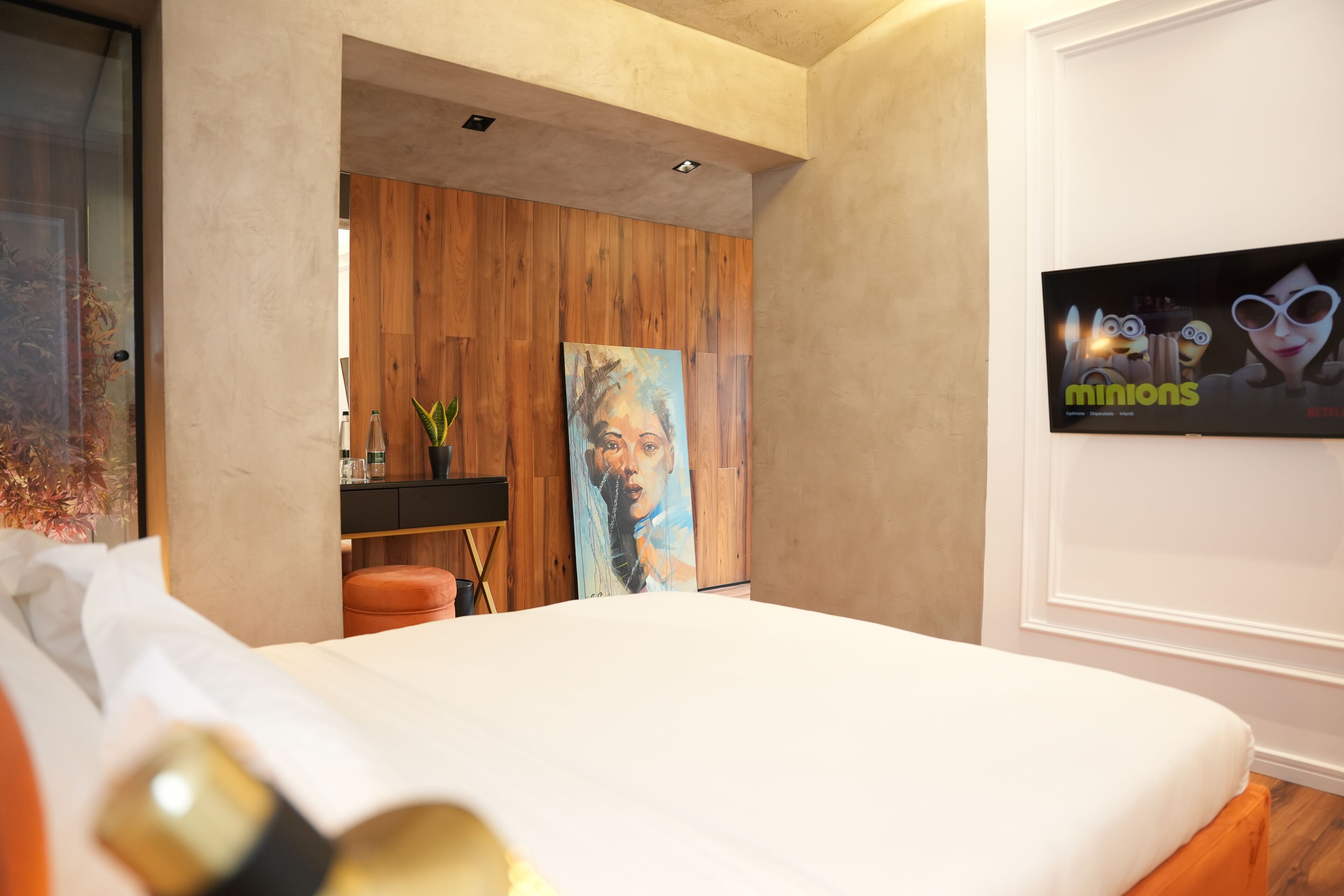 標準客房 (Sweet 403) | 迷你吧、客房內保險箱、書桌、筆電工作空間