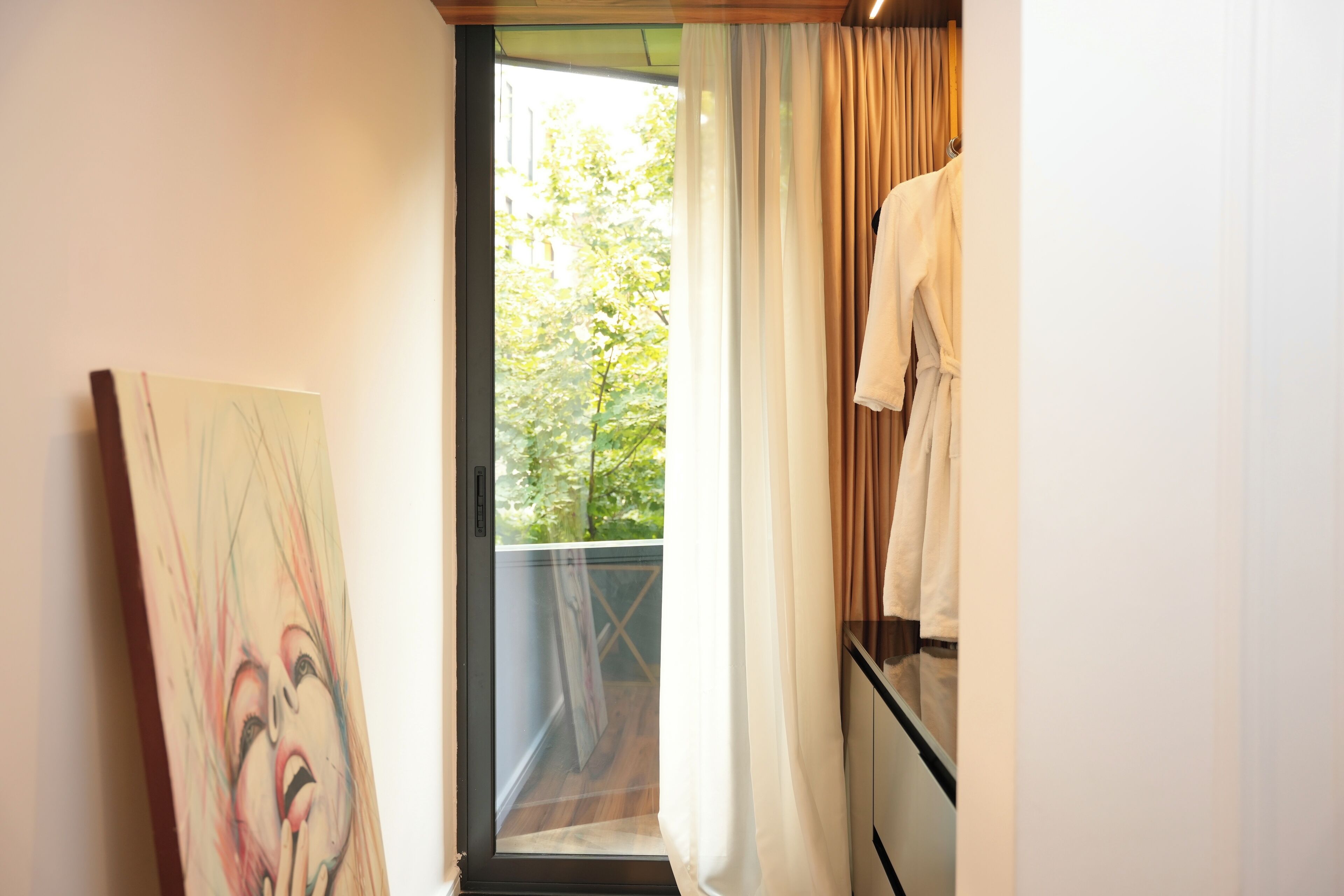 Photo - La Suite Boutique Hotel