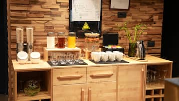 Free daily cooked-to-order breakfast